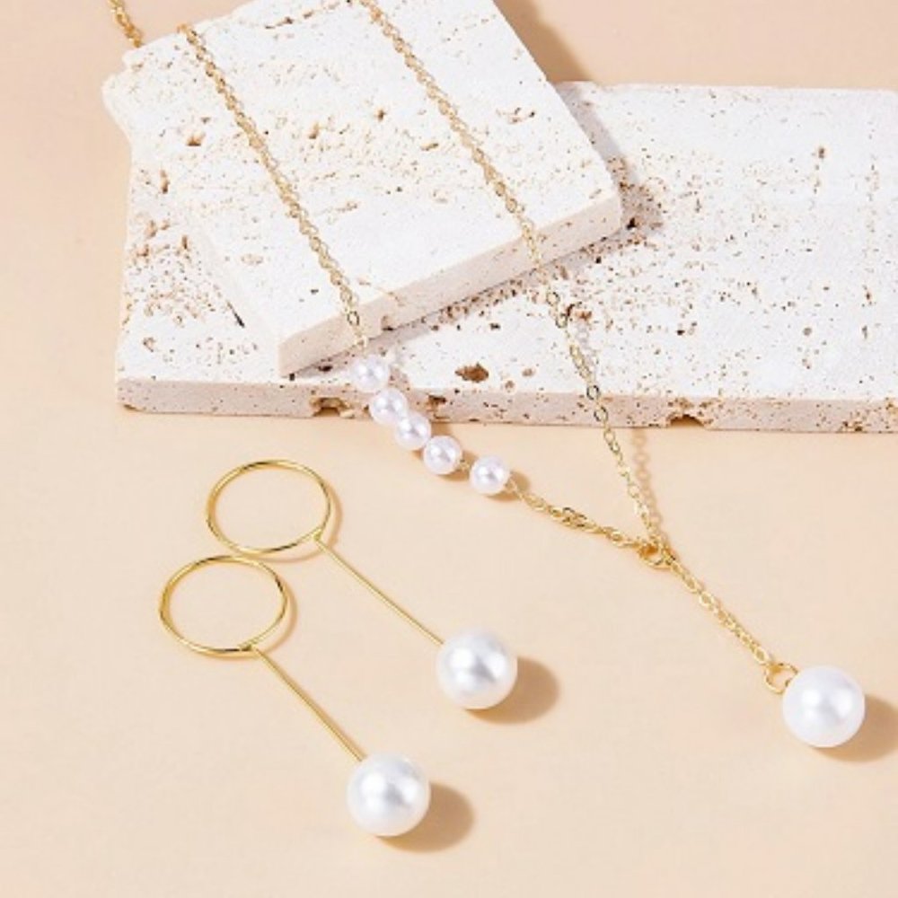 Gold Colored Chain with Faux Pearls Jewelry Set
